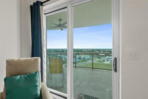 Condo in Daytona Beach, Florida, 2 bedrooms  № 1555027 - photo 23