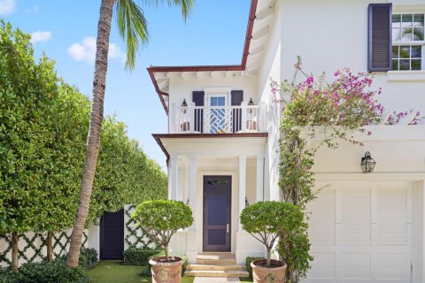 House in Palm Beach, Florida 3 bedrooms, 329.34 sq.m. № 2400000 - photo 3