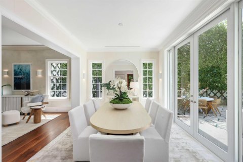 House in Palm Beach, Florida 3 bedrooms, 329.34 sq.m. № 2400000 - photo 13
