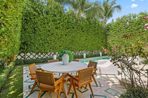 House in Palm Beach, Florida 3 bedrooms, 329.34 sq.m. № 2400000 - photo 18