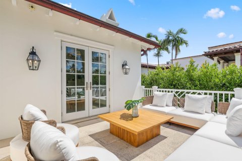 House in Palm Beach, Florida 3 bedrooms, 329.34 sq.m. № 2400000 - photo 30