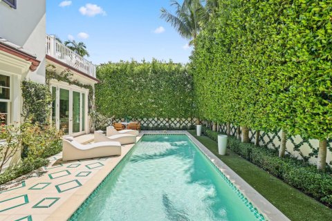 House in Palm Beach, Florida 3 bedrooms, 329.34 sq.m. № 2400000 - photo 17