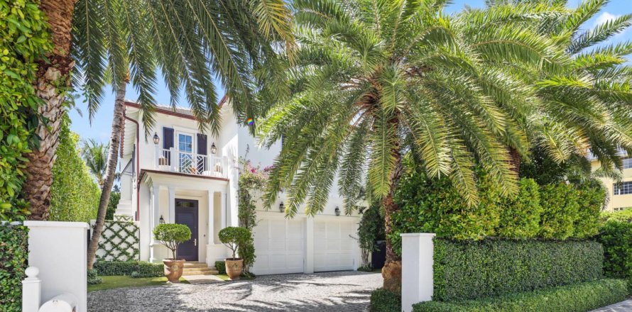 House in Palm Beach, Florida 3 bedrooms, 329.34 sq.m. № 2400000