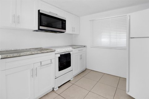 Купить виллу или дом в Майами, Флорида 5 спален, 121.79м2, № 2050691 - фото 6