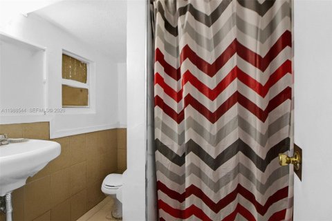 Купить виллу или дом в Майами, Флорида 5 спален, 121.79м2, № 2050691 - фото 9