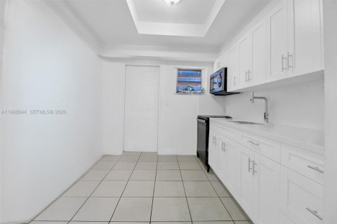 Купить виллу или дом в Майами, Флорида 5 спален, 121.79м2, № 2050691 - фото 29