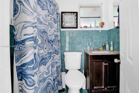 Купить виллу или дом в Майами, Флорида 5 спален, 121.79м2, № 2050691 - фото 12