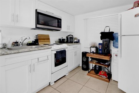 Купить виллу или дом в Майами, Флорида 5 спален, 121.79м2, № 2050691 - фото 7