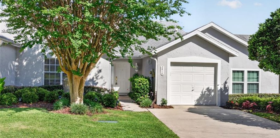 House in Ocala, Florida 2 bedrooms, 117.99 sq.m. № 2206624