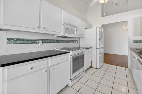House in Ocala, Florida 2 bedrooms, 117.99 sq.m. № 2206624 - photo 10