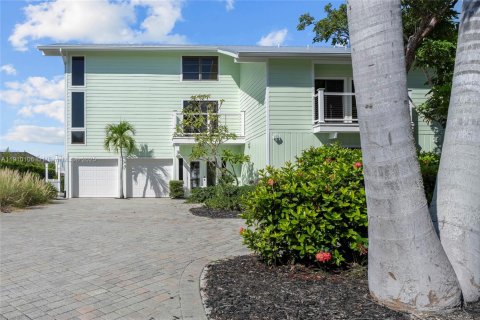 Villa ou maison à vendre à Fort Myers, Floride: 4 chambres, 436.55 m2 № 1966246 - photo 1