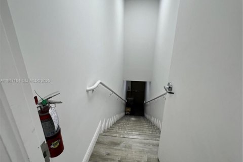 Immobilier commercial à vendre à Doral, Floride № 2046634 - photo 24