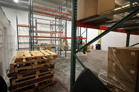 Immobilier commercial à vendre à Doral, Floride № 2046634 - photo 8