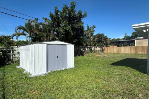 House in Plantation, Florida 4 bedrooms, 108.7 sq.m. № 1833938 - photo 15
