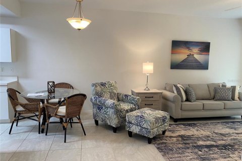 Condominio en alquiler en Sarasota, Florida, 2 dormitorios, 99.22 m2 № 1766998 - foto 8
