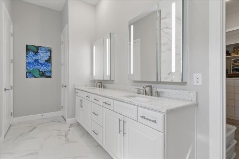 House in Englewood, Florida 3 bedrooms, 229.56 sq.m. № 1718802 - photo 12