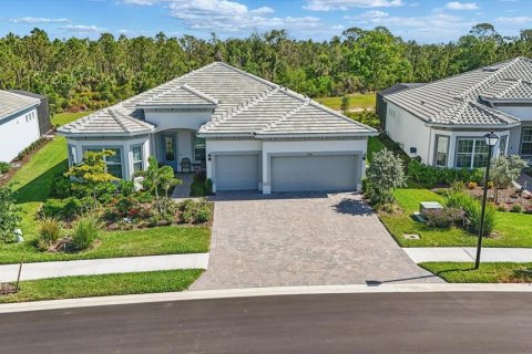 House in Englewood, Florida 3 bedrooms, 229.56 sq.m. № 1718802 - photo 1