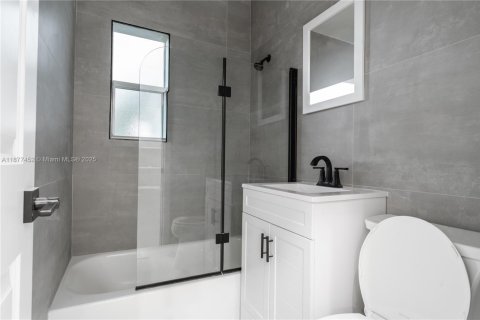 Купить виллу или дом в Помпано-Бич, Флорида 3 спальни, 113.9м2, № 1923086 - фото 10