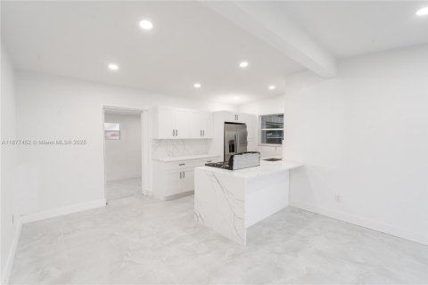 Купить виллу или дом в Помпано-Бич, Флорида 3 спальни, 113.9м2, № 1923086 - фото 3