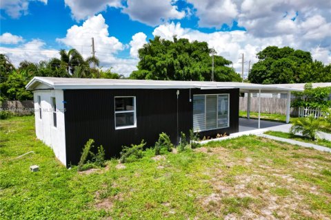 Купить виллу или дом в Помпано-Бич, Флорида 3 спальни, 113.9м2, № 1923086 - фото 26