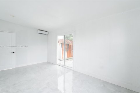 Купить виллу или дом в Помпано-Бич, Флорида 3 спальни, 113.9м2, № 1923086 - фото 23