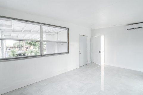 Купить виллу или дом в Помпано-Бич, Флорида 3 спальни, 113.9м2, № 1923086 - фото 24