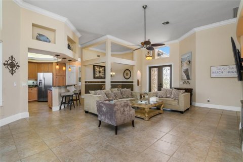House in Cape Coral, Florida 3 bedrooms, 190.54 sq.m. № 1673108 - photo 10