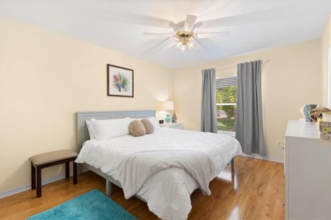 House in The Villages, Florida 3 bedrooms, 140.19 sq.m. № 1841421 - photo 19