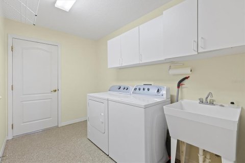 House in The Villages, Florida 3 bedrooms, 140.19 sq.m. № 1841421 - photo 27
