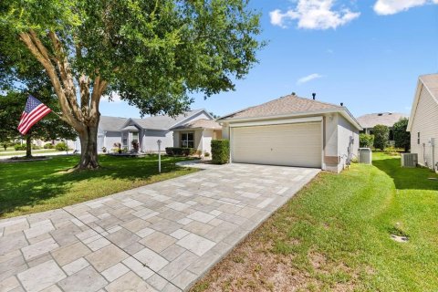 House in The Villages, Florida 3 bedrooms, 140.19 sq.m. № 1841421 - photo 2