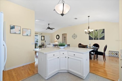 House in The Villages, Florida 3 bedrooms, 140.19 sq.m. № 1841421 - photo 14