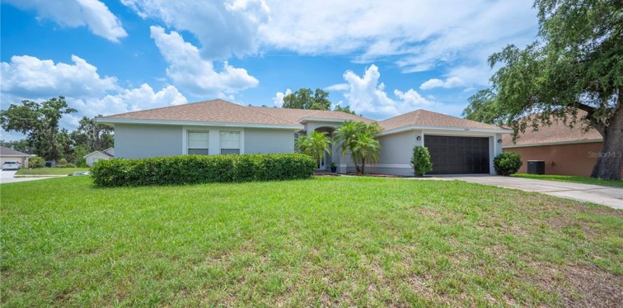House in Lakeland, Florida 4 bedrooms, 244.15 sq.m. № 1767657