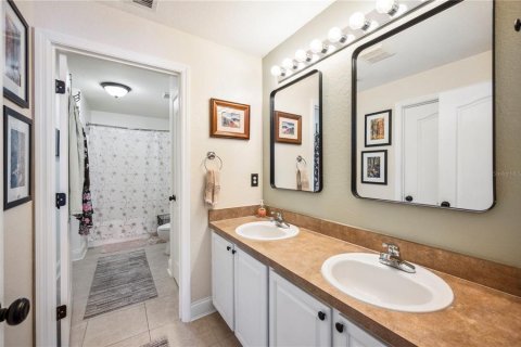 House in Lakeland, Florida 4 bedrooms, 244.15 sq.m. № 1767657 - photo 13