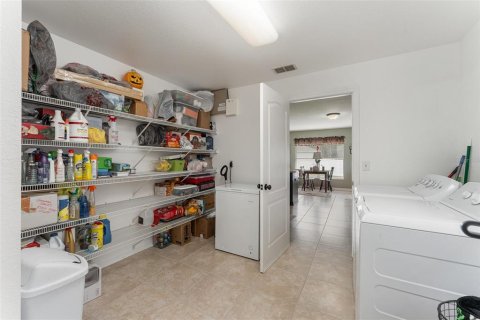 House in Lakeland, Florida 4 bedrooms, 244.15 sq.m. № 1767657 - photo 22
