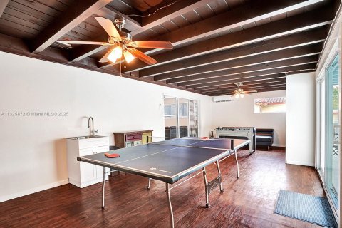 Снять в аренду виллу или дом в Холливуд, Флорида 5 спален, 212.56м2, № 1979668 - фото 7