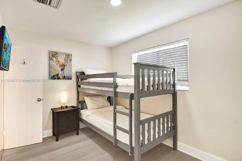 Снять в аренду виллу или дом в Холливуд, Флорида 5 спален, 212.56м2, № 1979668 - фото 30