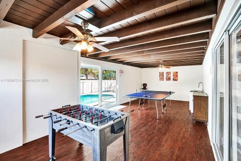 Снять в аренду виллу или дом в Холливуд, Флорида 5 спален, 212.56м2, № 1979668 - фото 6