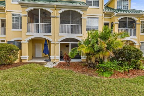 Townhouse in Apollo Beach, Florida 4 bedrooms, 287.25 sq.m. № 1725474 - photo 8