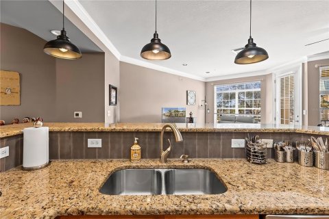 Townhouse in Apollo Beach, Florida 4 bedrooms, 287.25 sq.m. № 1725474 - photo 22