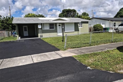 Villa ou maison à louer à Lauderhill, Floride: 3 chambres, 103.68 m2 № 2435979 - photo 3