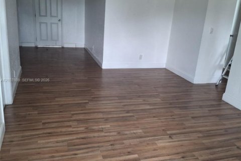 Villa ou maison à louer à Lauderhill, Floride: 3 chambres, 103.68 m2 № 2435979 - photo 8