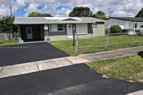 Villa ou maison à Lauderhill, Floride 3 chambres, 103.68 m2 № 2435979