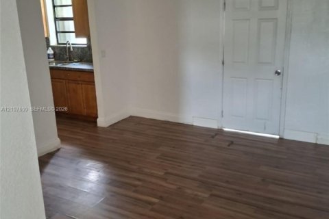 Villa ou maison à louer à Lauderhill, Floride: 3 chambres, 103.68 m2 № 2435979 - photo 20