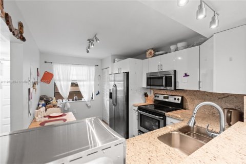 Купить кондоминиум в Пемброк-Пайнс, Флорида 1 спальня, 79.15м2, № 2082245 - фото 6