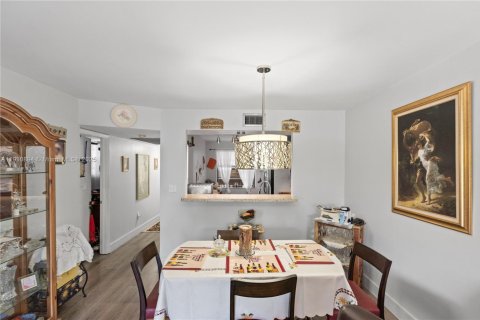 Купить кондоминиум в Пемброк-Пайнс, Флорида 1 спальня, 79.15м2, № 2082245 - фото 5