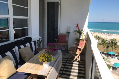 Condominio en alquiler en Miami Beach, Florida, 1 dormitorio, 78.5 m2 № 1982391 - foto 3