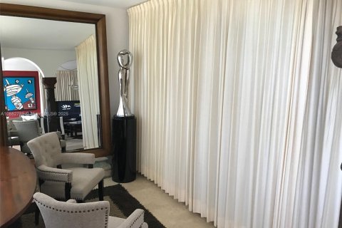 Condominio en alquiler en Miami Beach, Florida, 1 dormitorio, 78.5 m2 № 1982391 - foto 20