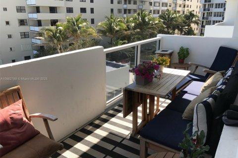 Condominio en alquiler en Miami Beach, Florida, 1 dormitorio, 78.5 m2 № 1982391 - foto 4