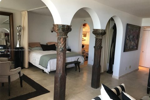 Condominio en alquiler en Miami Beach, Florida, 1 dormitorio, 78.5 m2 № 1982391 - foto 11