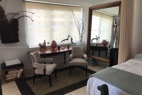 Condominio en alquiler en Miami Beach, Florida, 1 dormitorio, 78.5 m2 № 1982391 - foto 15
